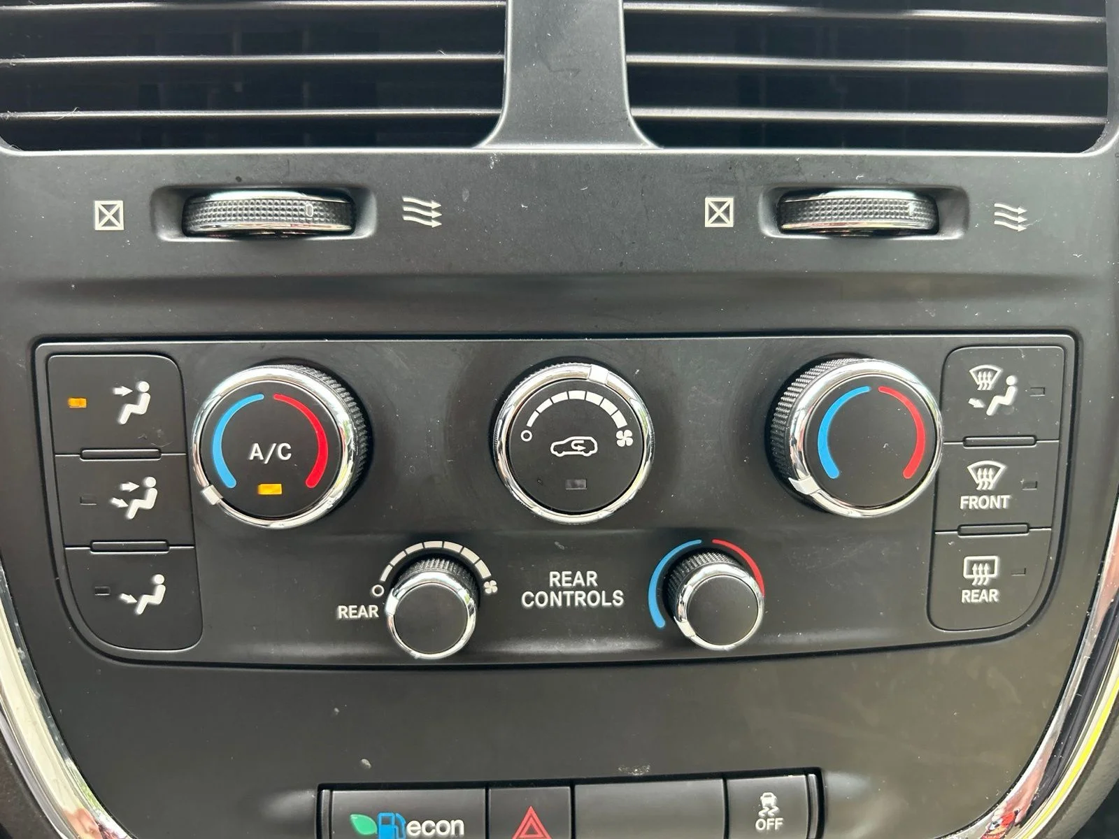 Used 2013 Stone White Dodge SXT image 32