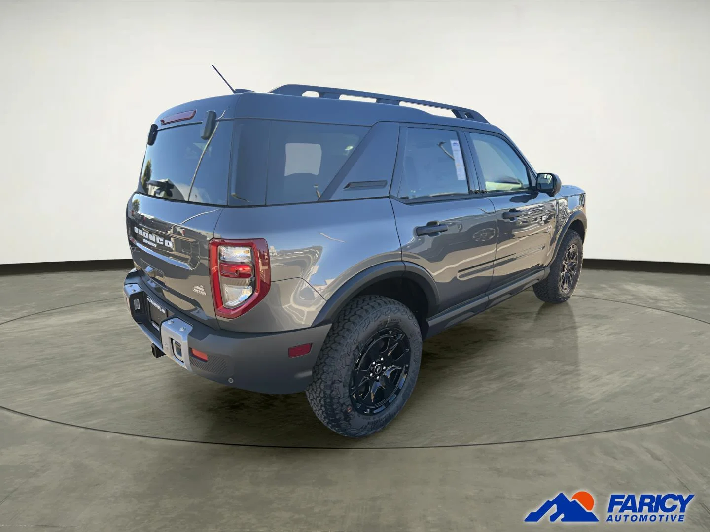 Used 2025 CARBONIZED GRAY METALLIC Ford Outer Banks image 4