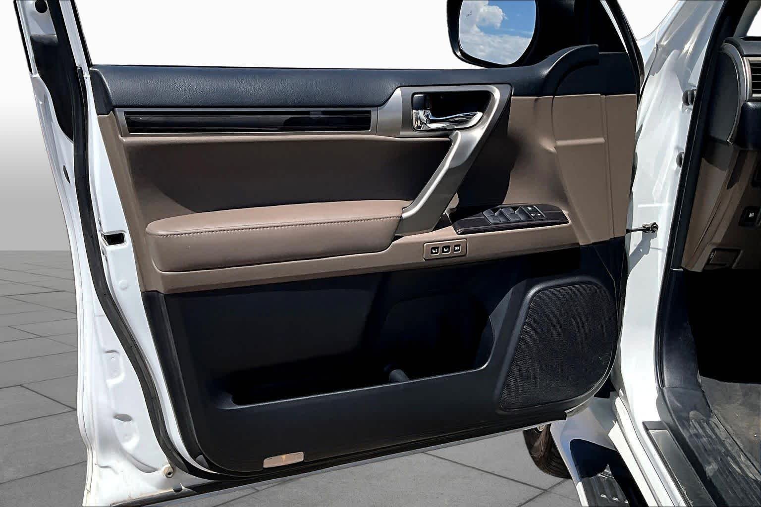 Used 2020 Starfire Pearl Lexus Premium image 19