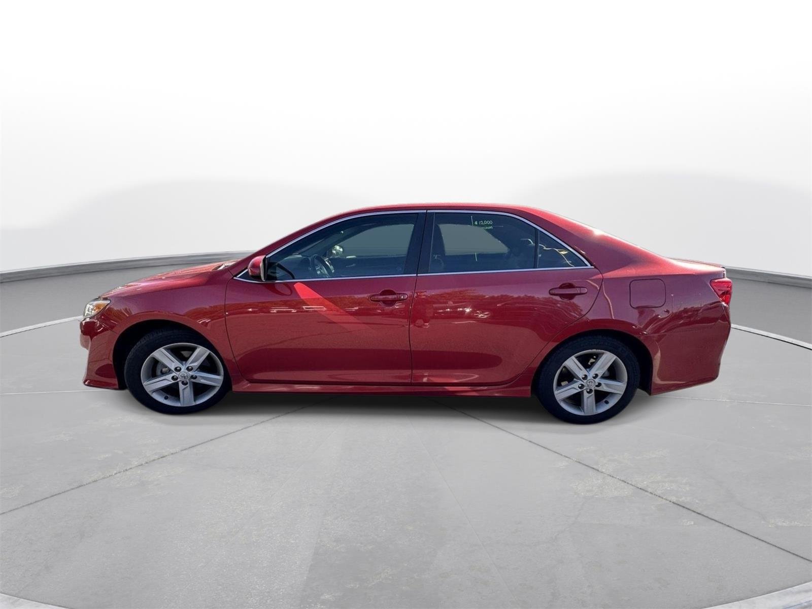 Used 2013 Barcelona Red Metallic Toyota SE image 9