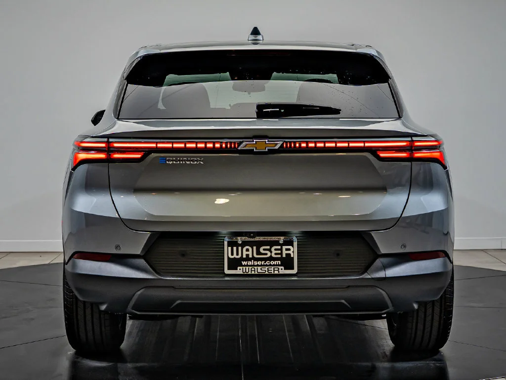 Used 2025 Sterling Gray Metallic Chevrolet LT image 6