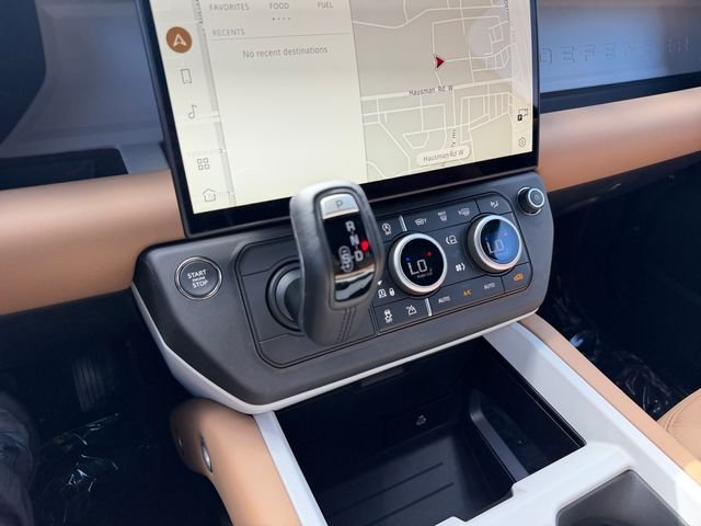 New 2026 Carpathian Grey Land Rover X-Dynamic SE image 24