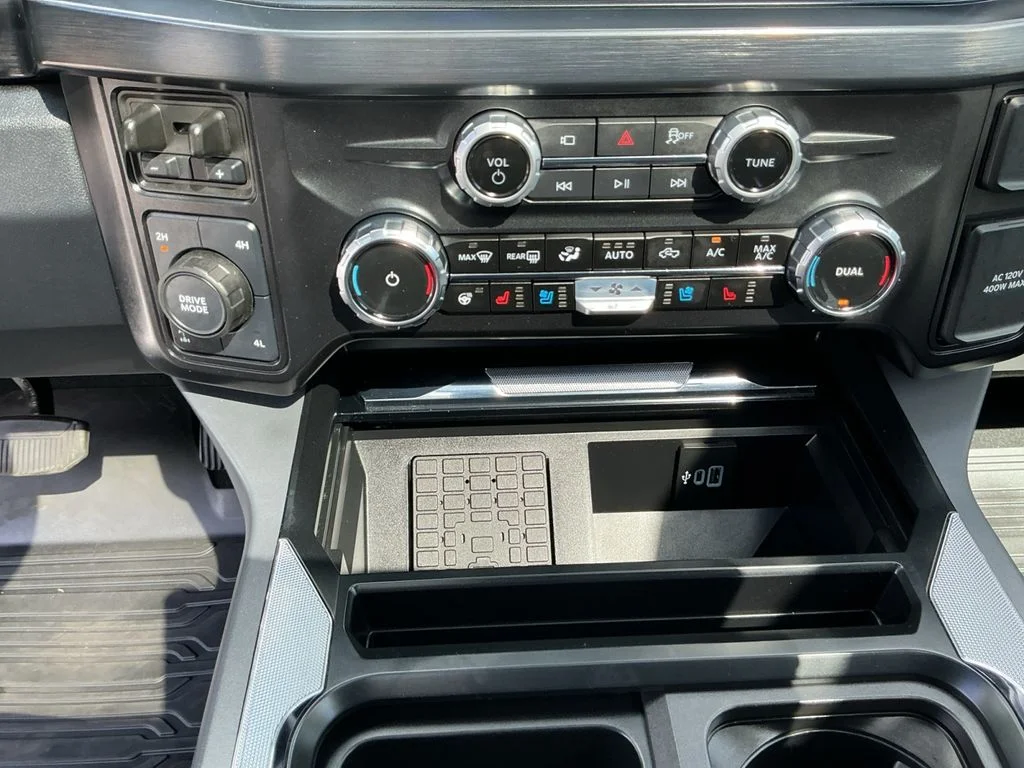 Used 2025 White Ford Lariat image 11