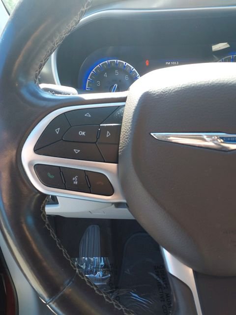Used 2019 Velvet Chrysler Touring L Plus image 26