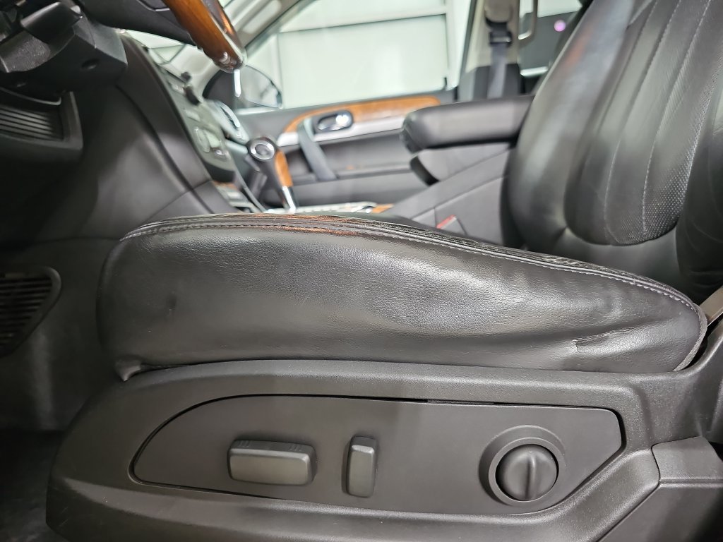 Used 2012 Cyber Gray Metallic Buick Leather image 35