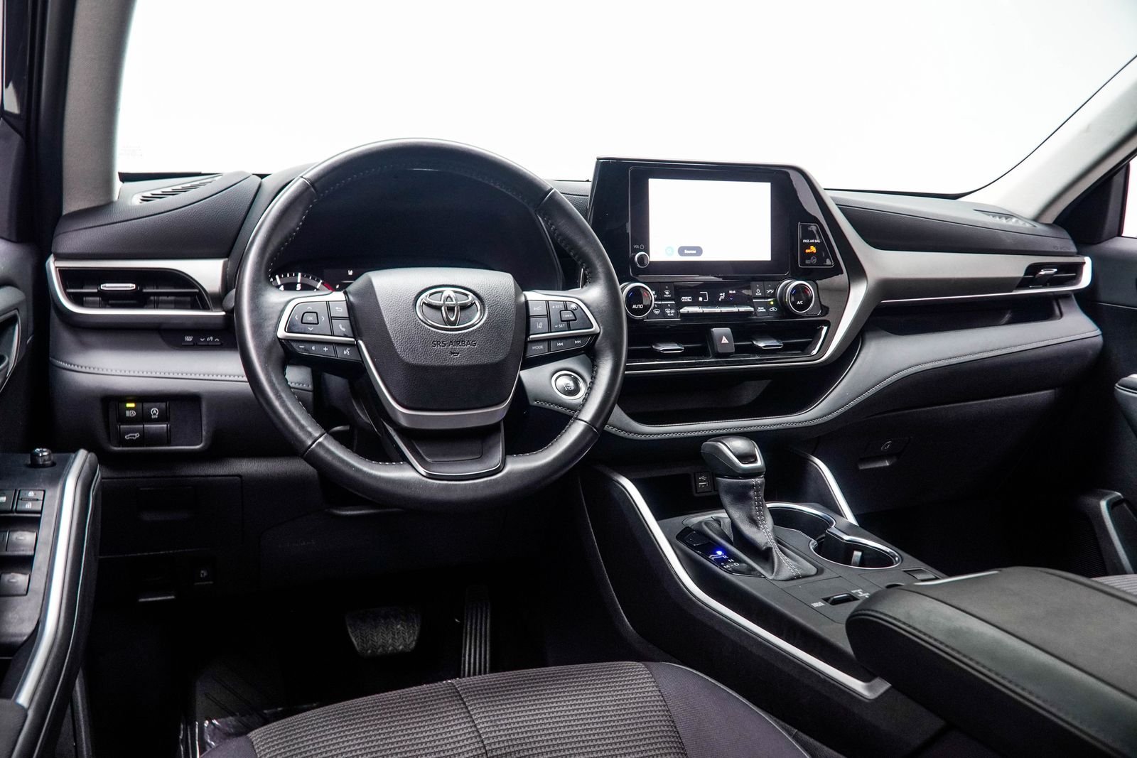 Used 2025 Black Toyota LE image 17