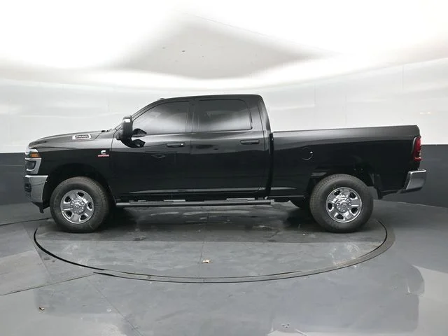 New 2026 Diamond Black Crystal Pearl-Coat Exterior Paint RAM Tradesman image 9