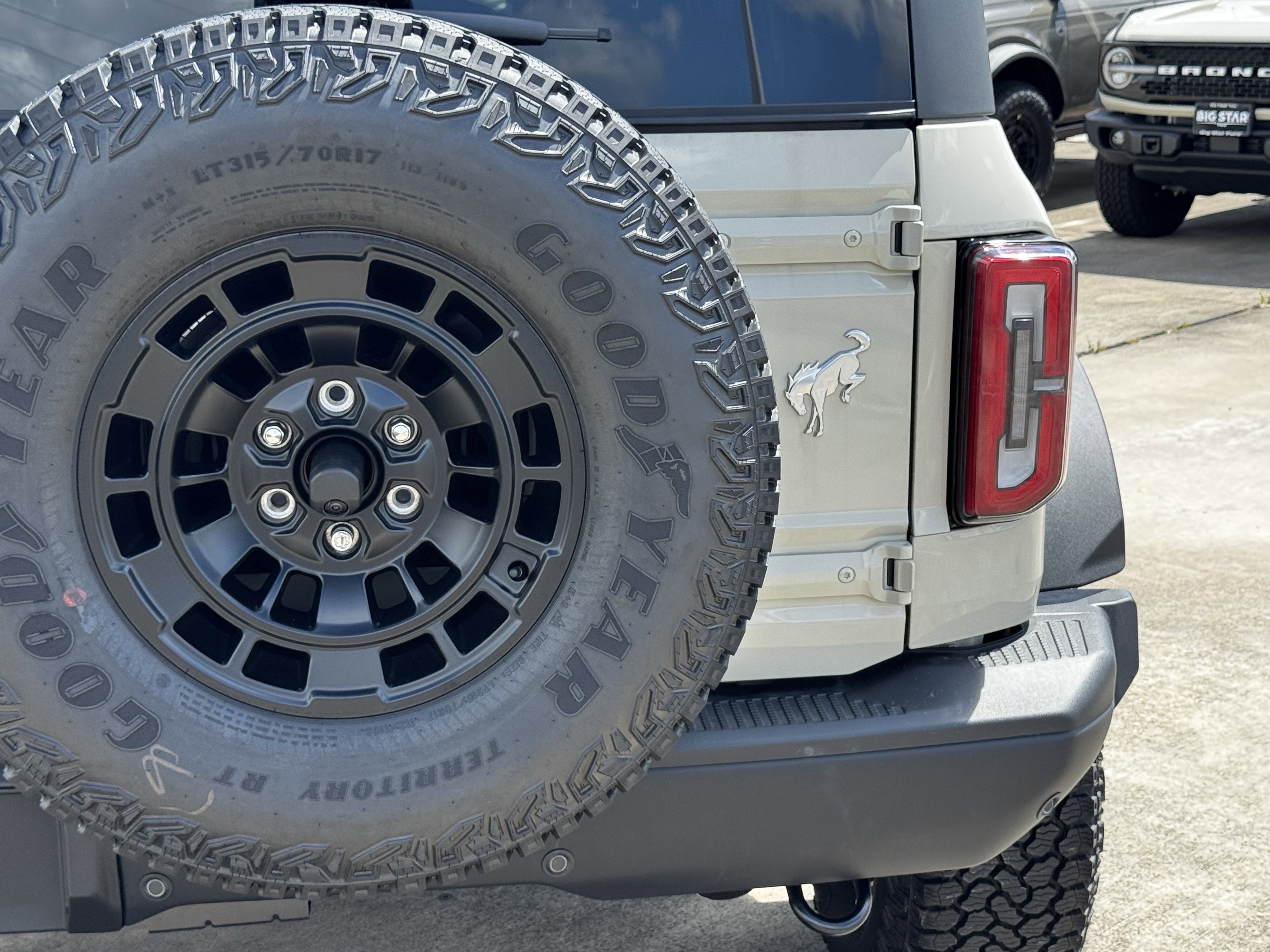 New 2026 Desert Sand Ford Badlands image 9