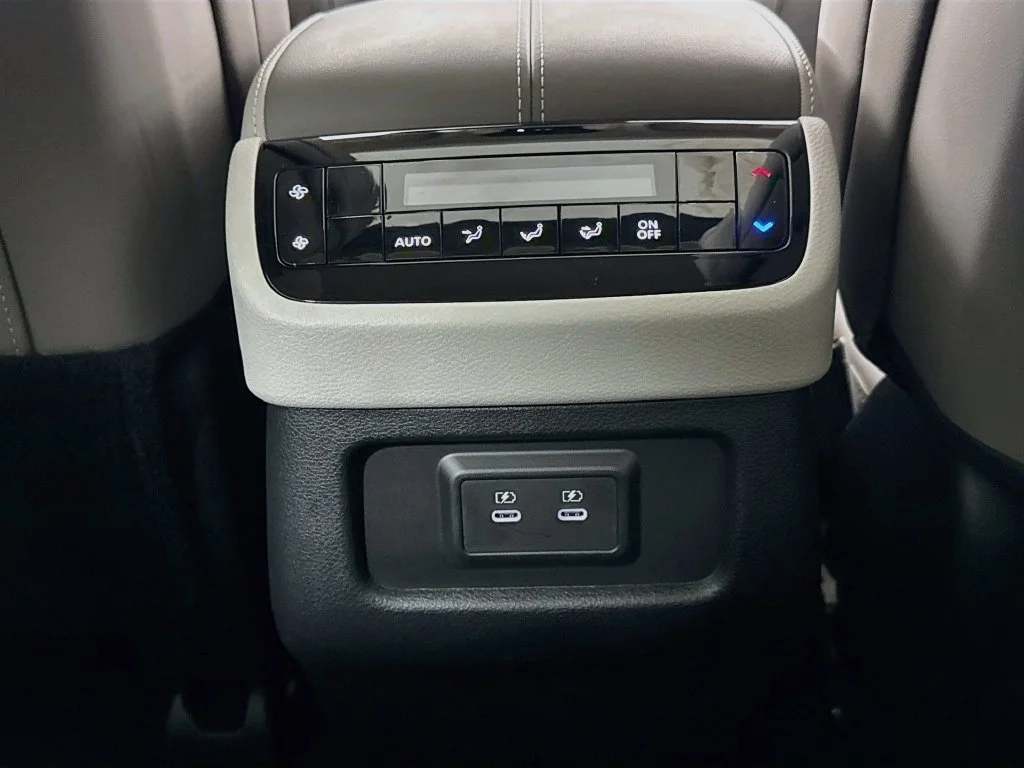 Certified Used 2027 White INFINITI PURE image 34