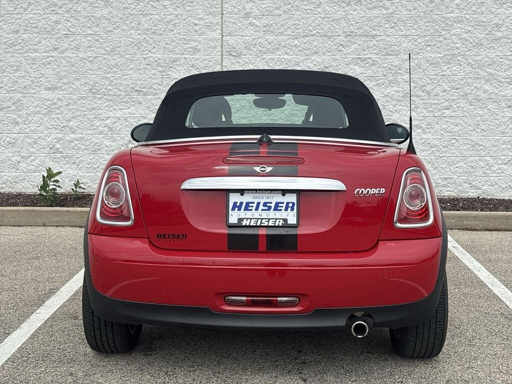 Used 2013 Red MINI  image 12