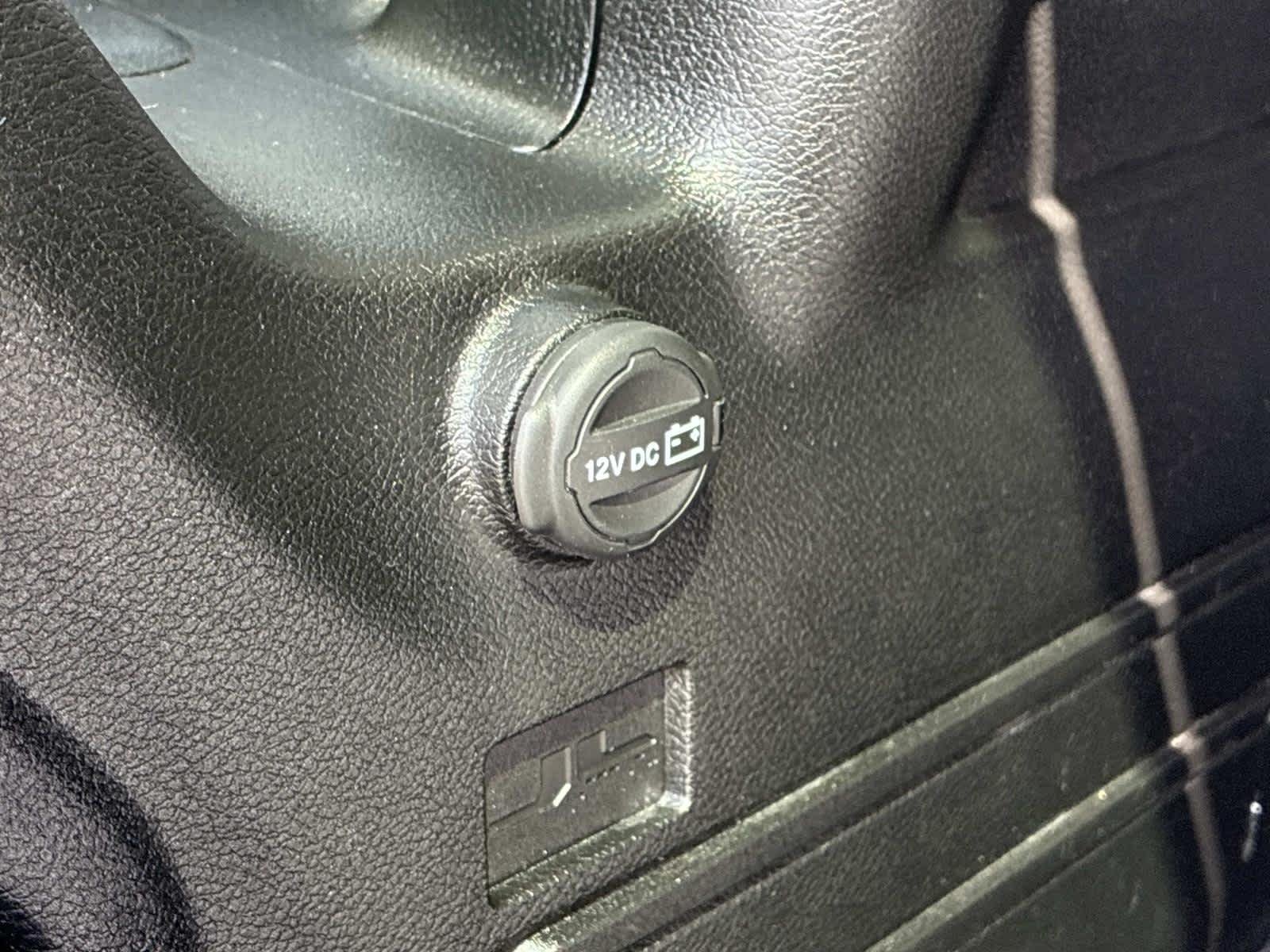 Certified Used 2022 Sting Jeep Unlimited Willys Sport image 12