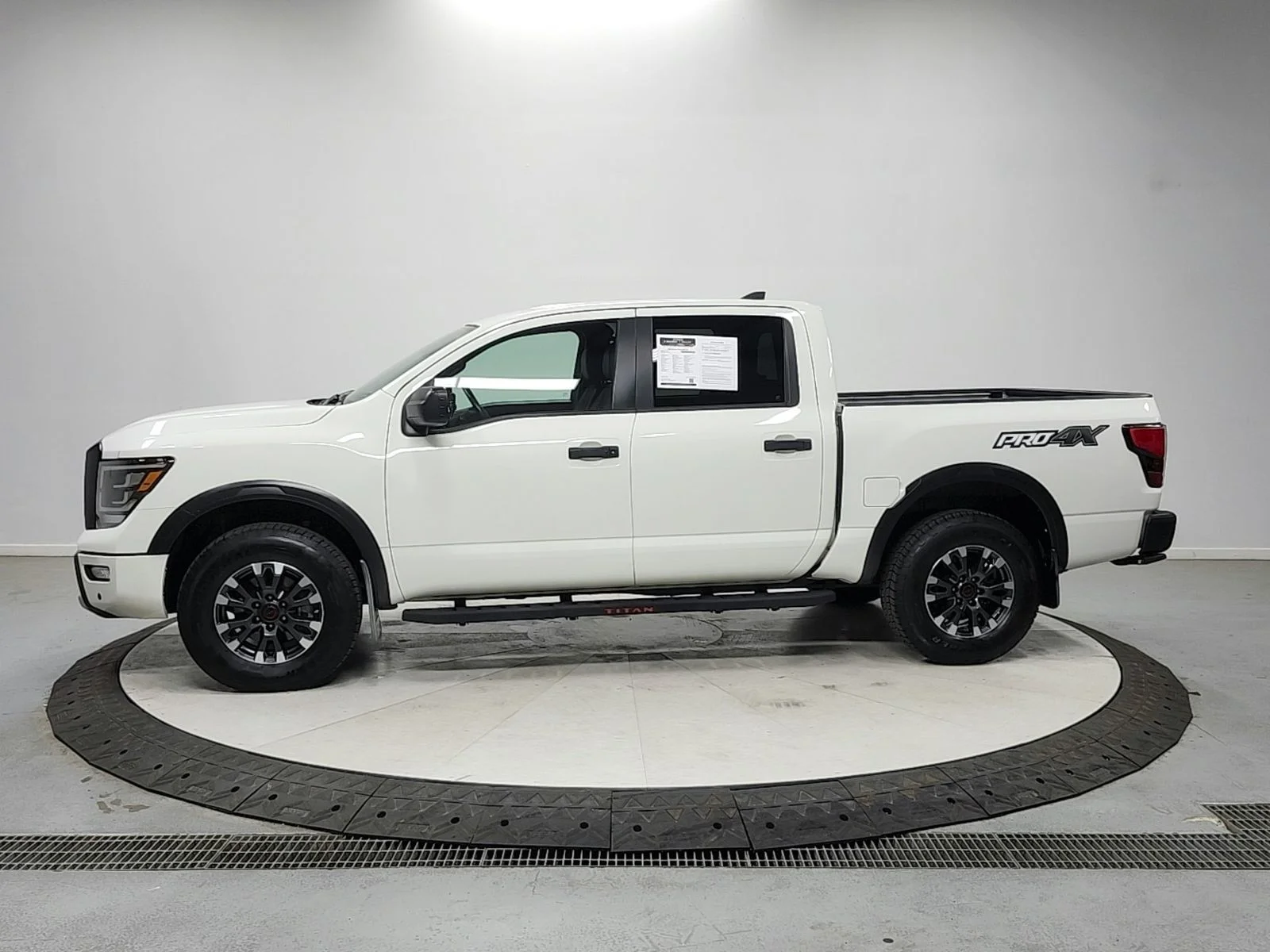 Used 2023 Glacier White Nissan PRO-4X image 4