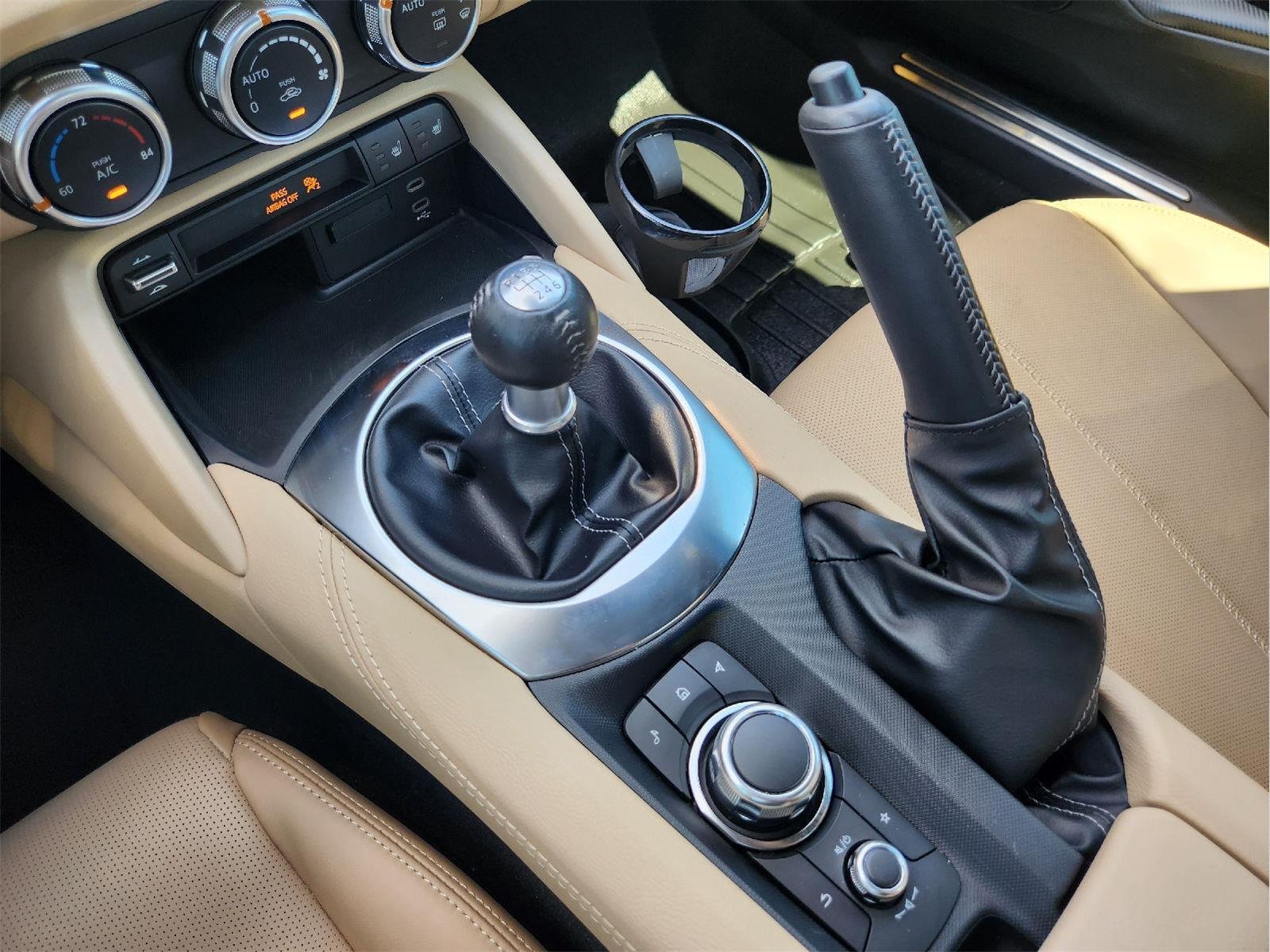 2025 Mazda MX-5 Miata RF photo 19 of 32