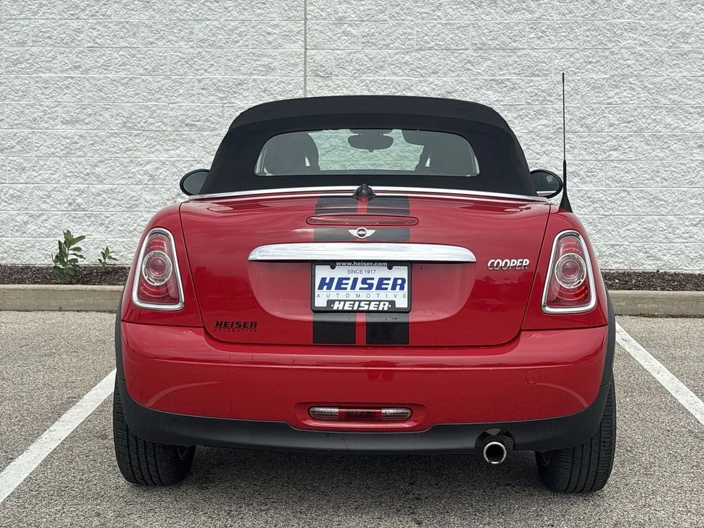 Used 2013 Red MINI  image 12