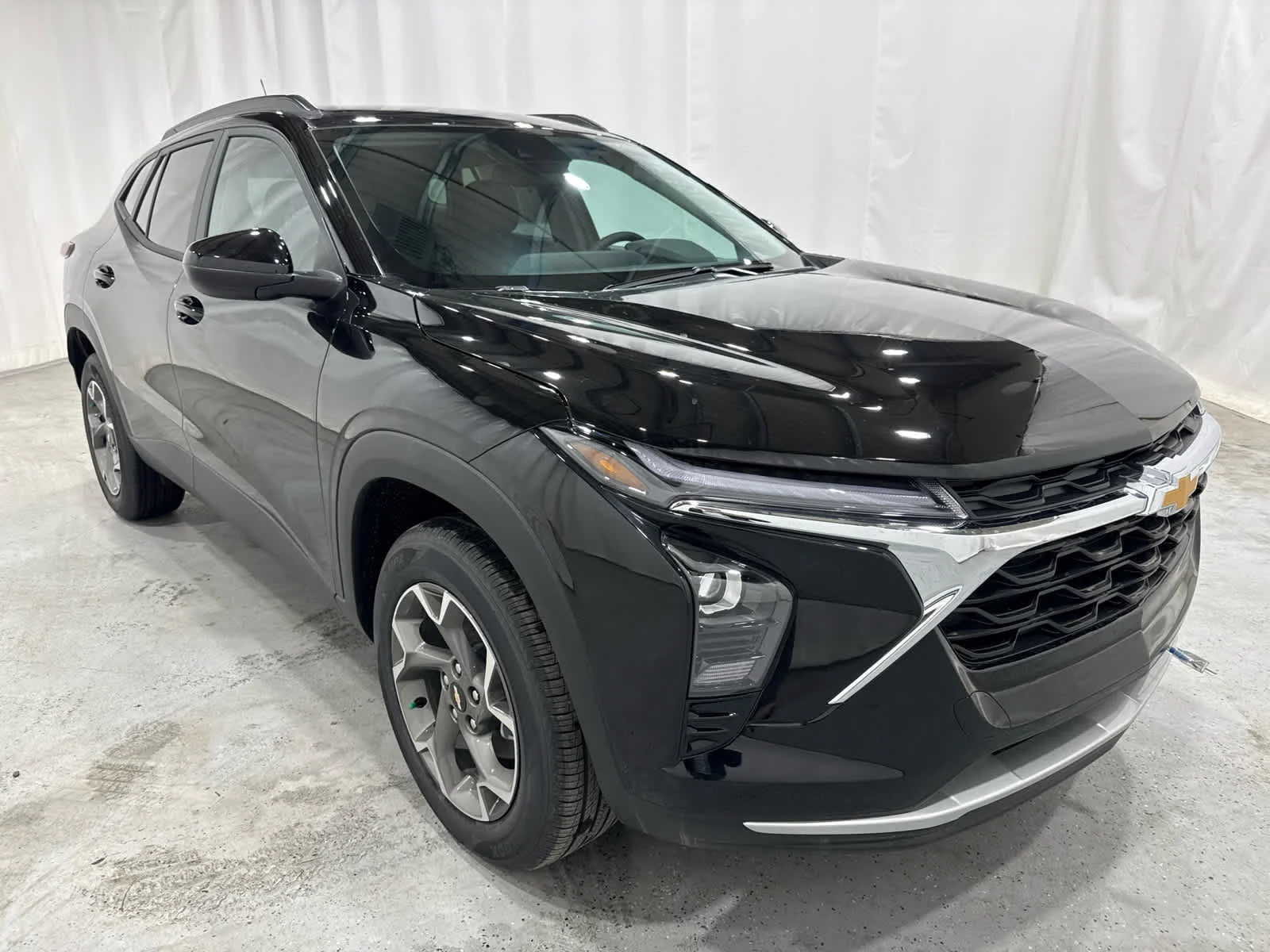 Used 2026 Mosaic Black Metallic Chevrolet LT image 7