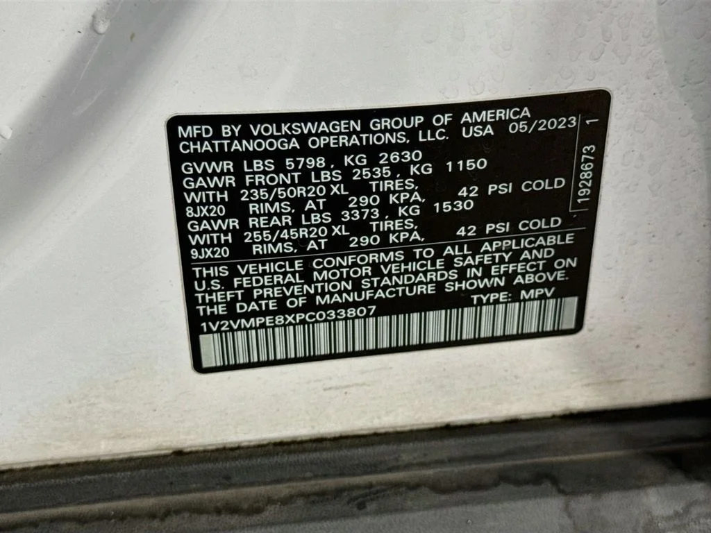 Used 2023 White Volkswagen Pro S image 32