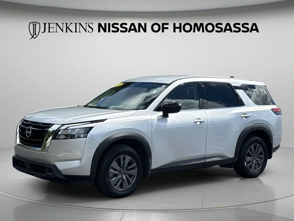 Used 2024 Silver Nissan S image 14