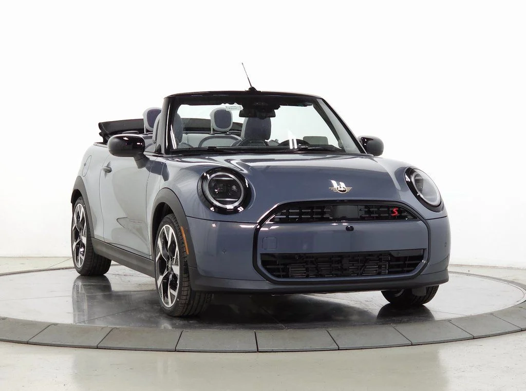 2026 MINI Convertible Cooper S's photo