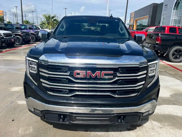 Used 2025 Black GMC SLT image 4