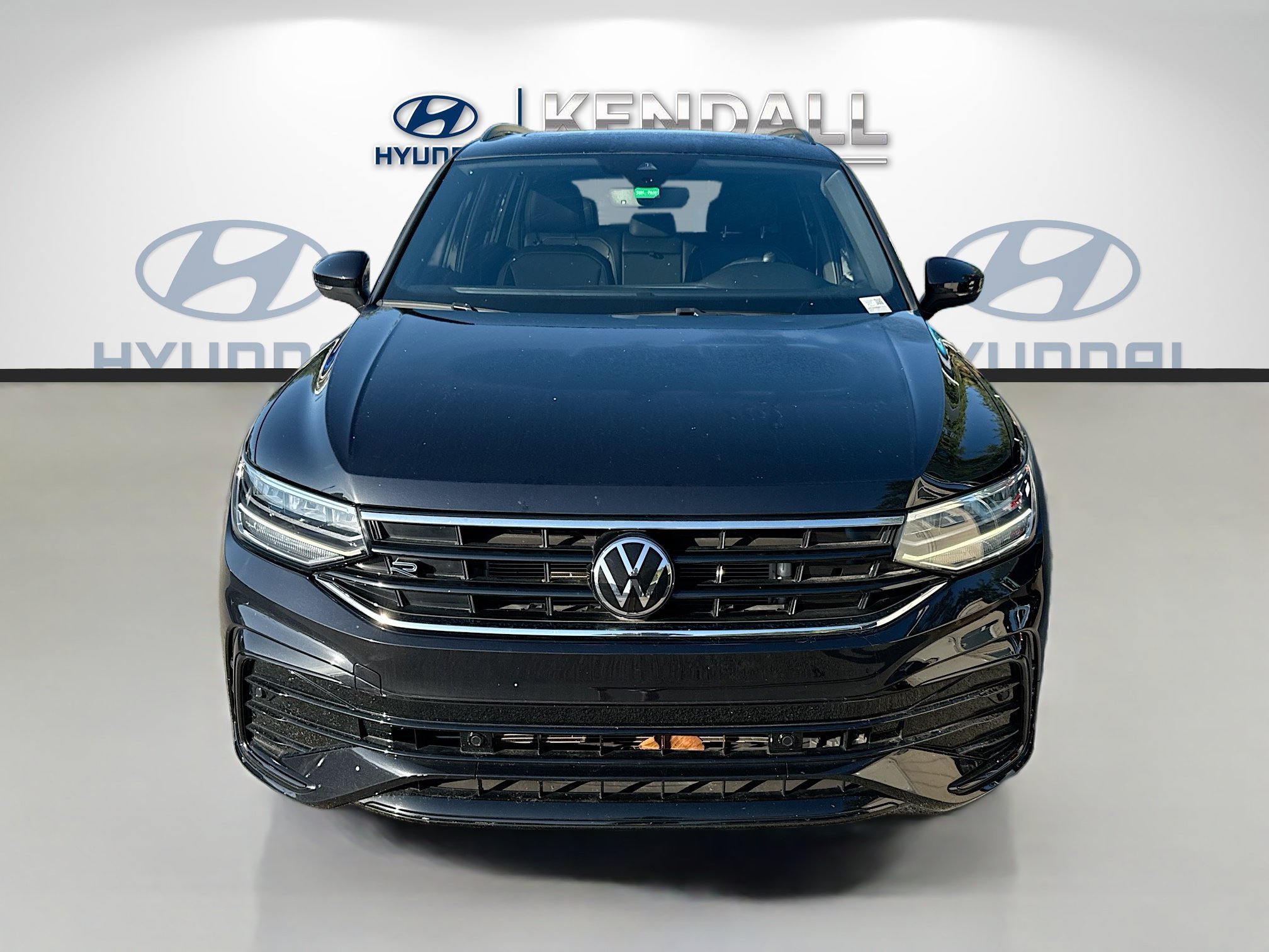 Used 2023 Deep Black Volkswagen SE R-Line Black image 2