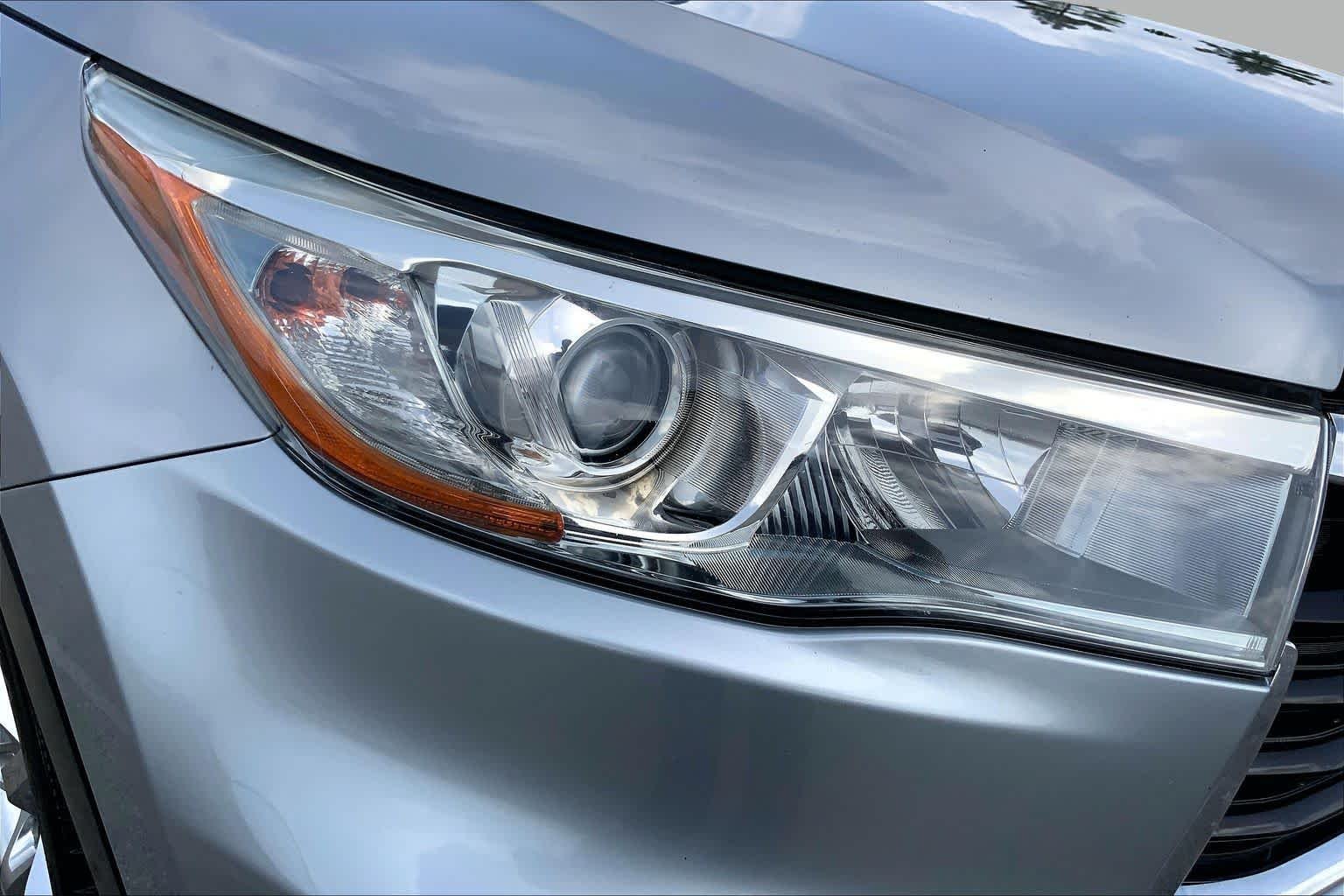 Used 2016 Silver Sky Metallic Toyota Limited Platinum image 27