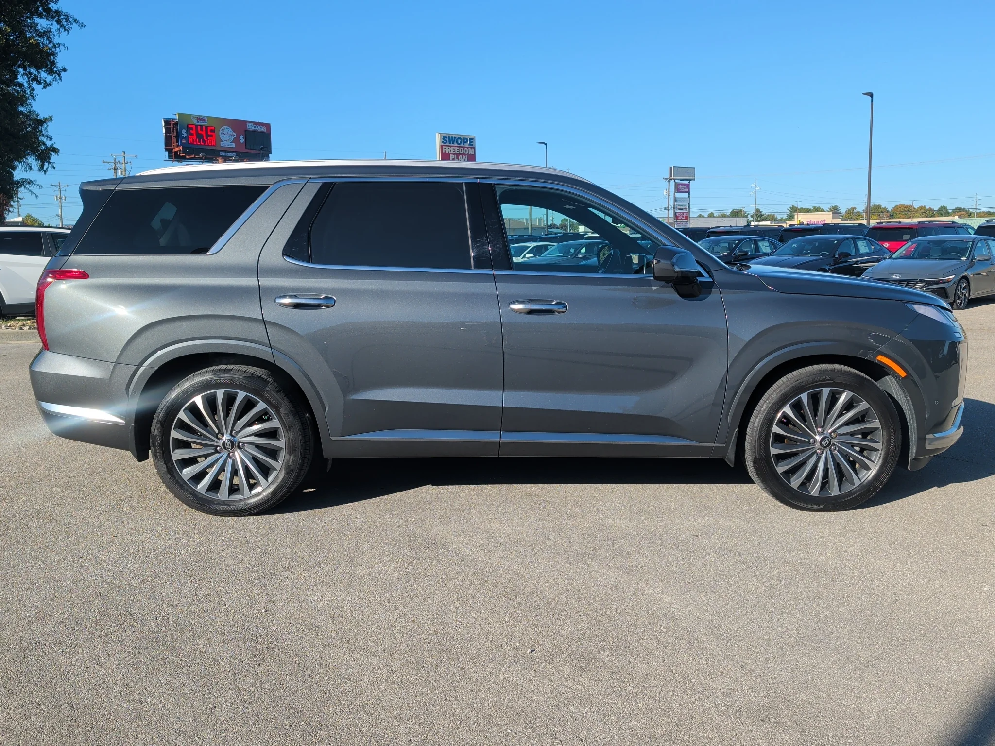Used 2023 Steel Graphite Hyundai Calligraphy image 5