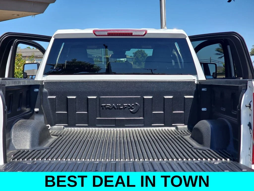 Used 2025 White Chevrolet LT image 14