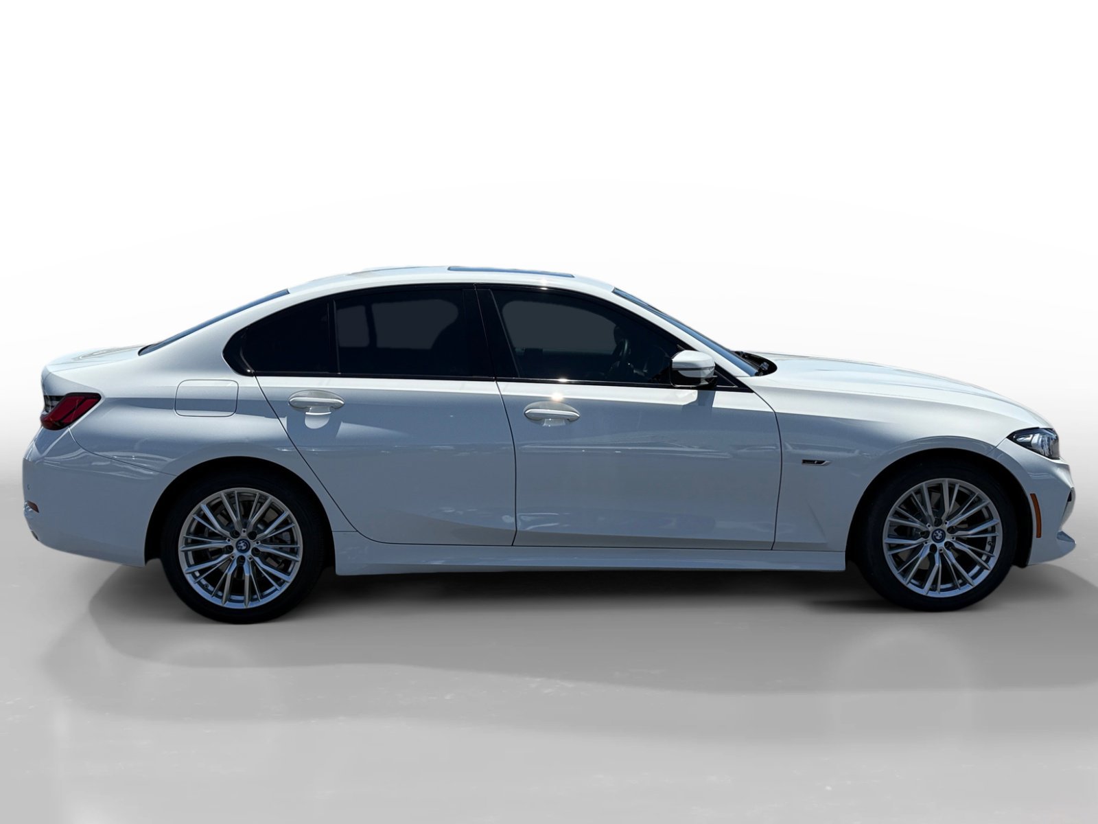 Used 2023 Alpine White BMW 330e iPerformance image 6