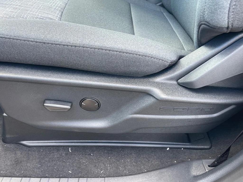 New 2026 Agate Black Metallic Ford F-250® XLT image 6
