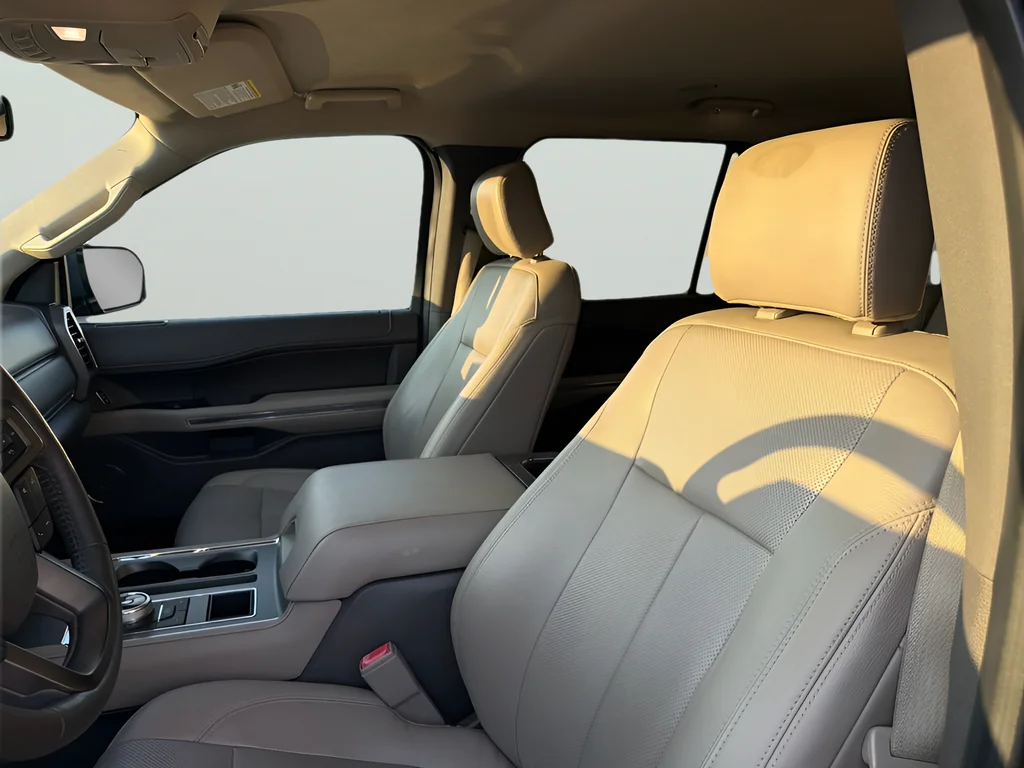 Used 2018 Blue Ford XLT image 25