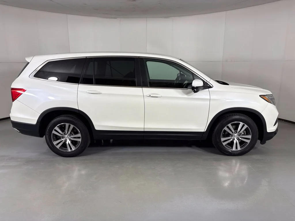 Used 2017  Honda EX-L image 9