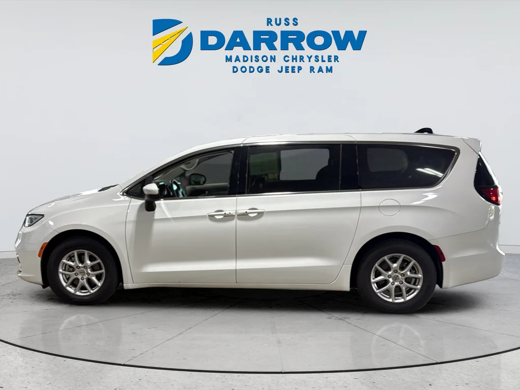 Used 2023 White Chrysler Touring L image 2