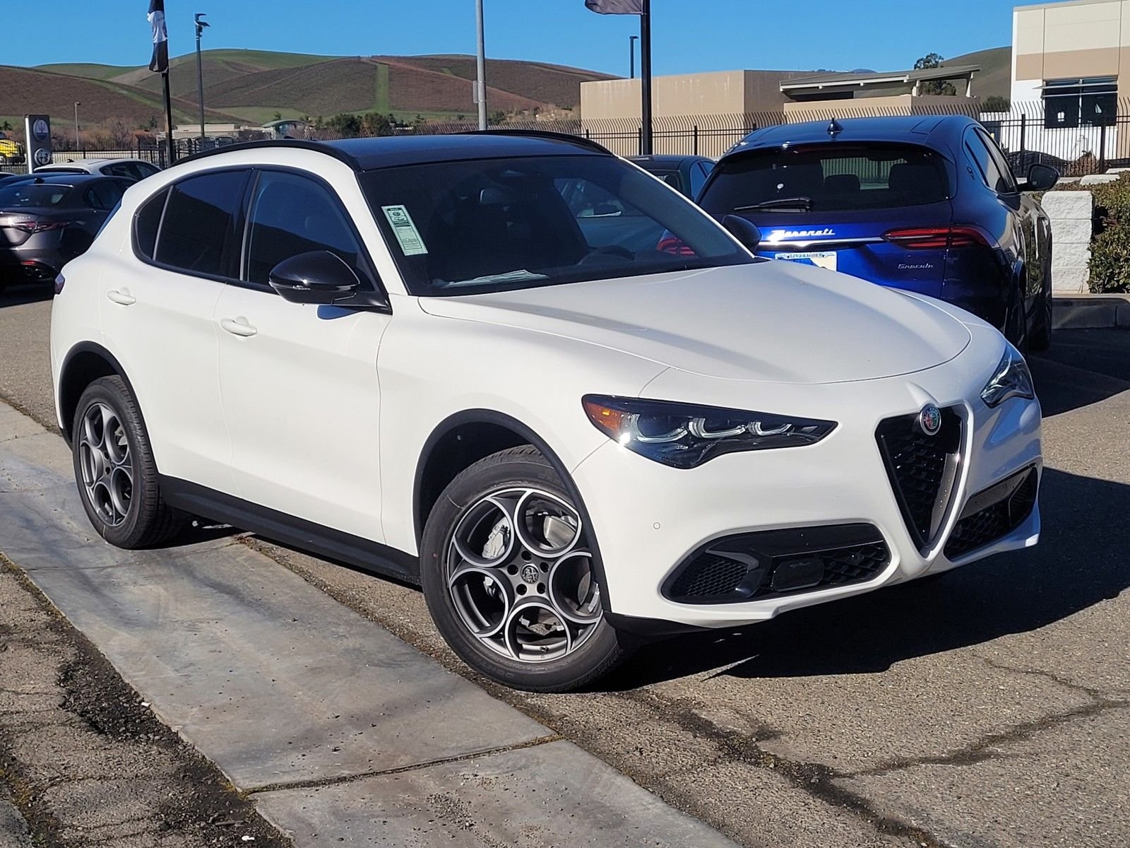 2025 Alfa Romeo Stelvio Base