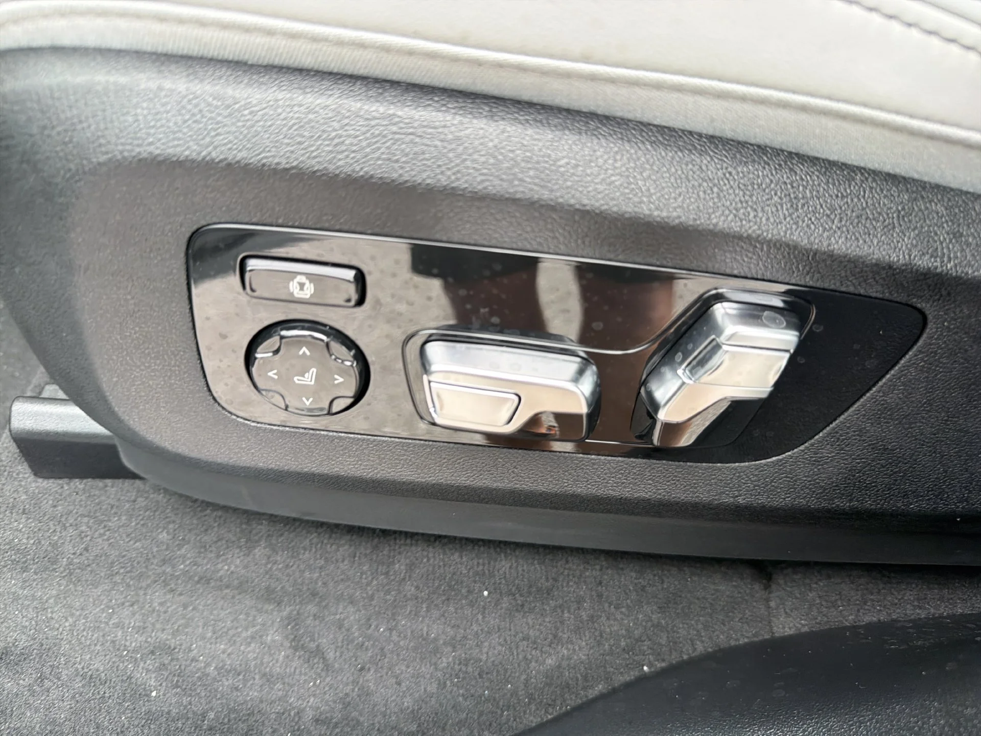 New 2027 Gray BMW xDrive40i image 28