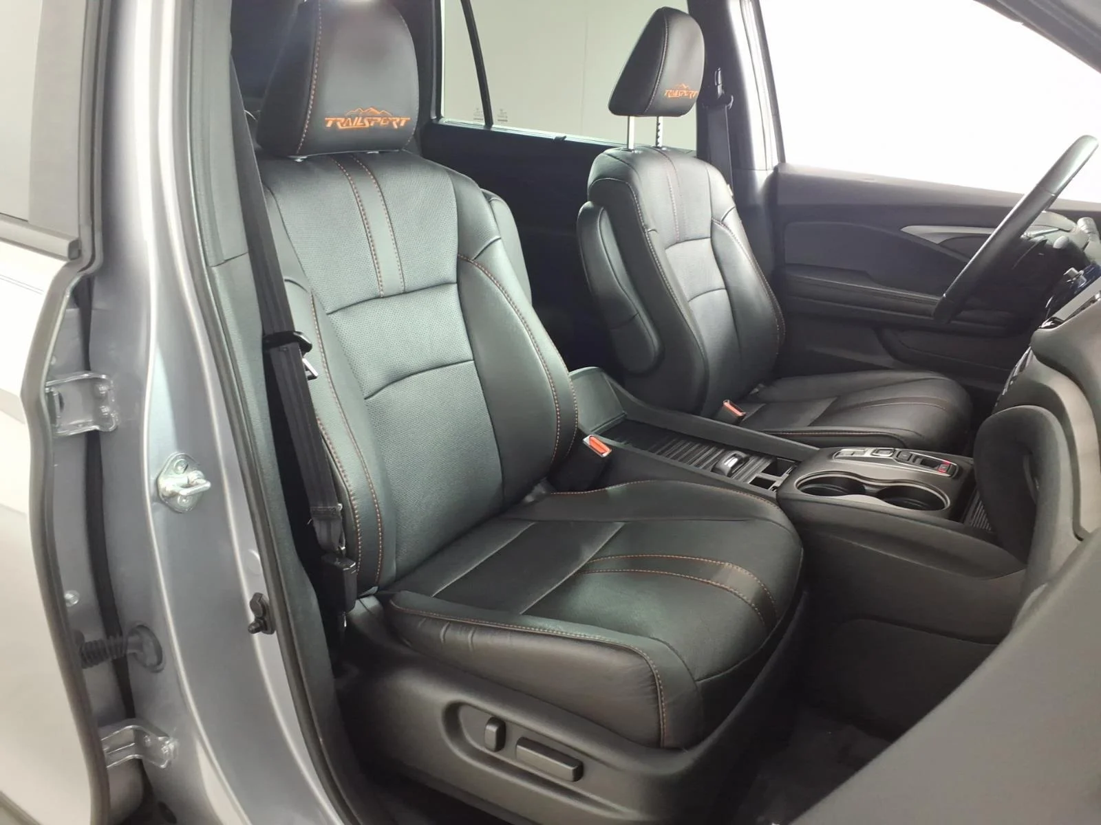 Used 2022 Lunar Silver Metallic Honda TRAILSPORT image 28