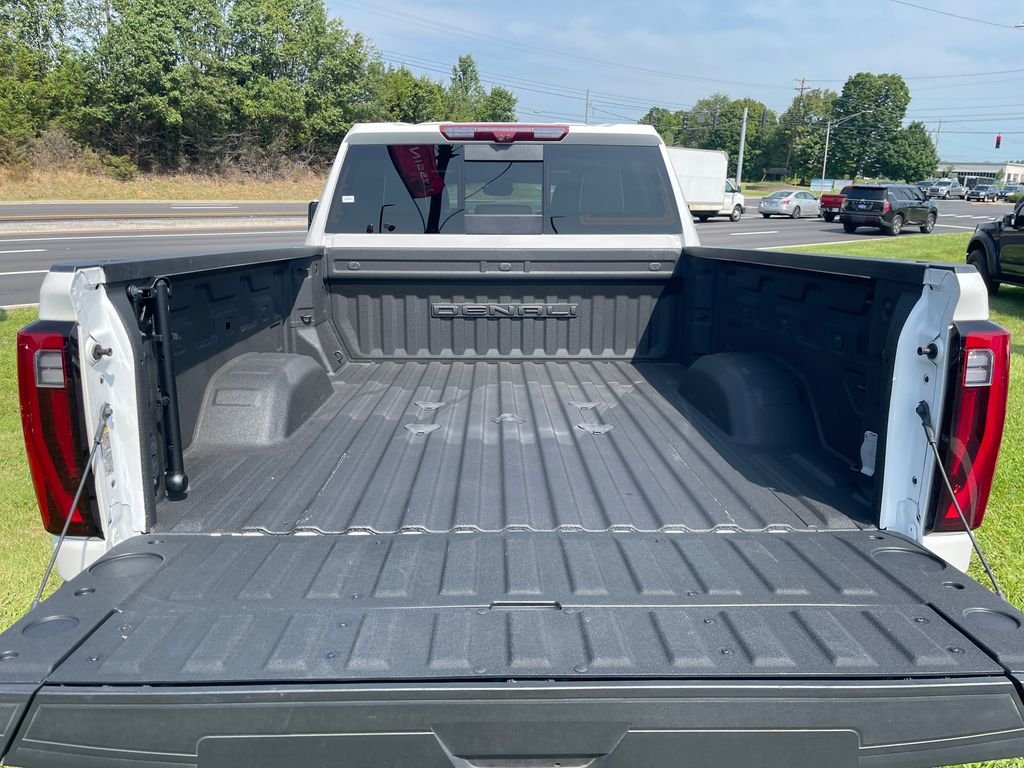 Used 2024 White GMC Denali Ultimate image 10