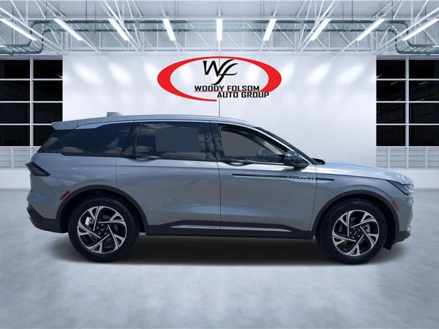 Used 2025 Gray Lincoln Premiere image 2