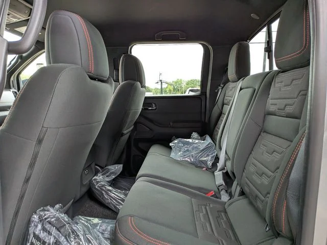2025 Nissan Frontier PRO-4X - Photo 9