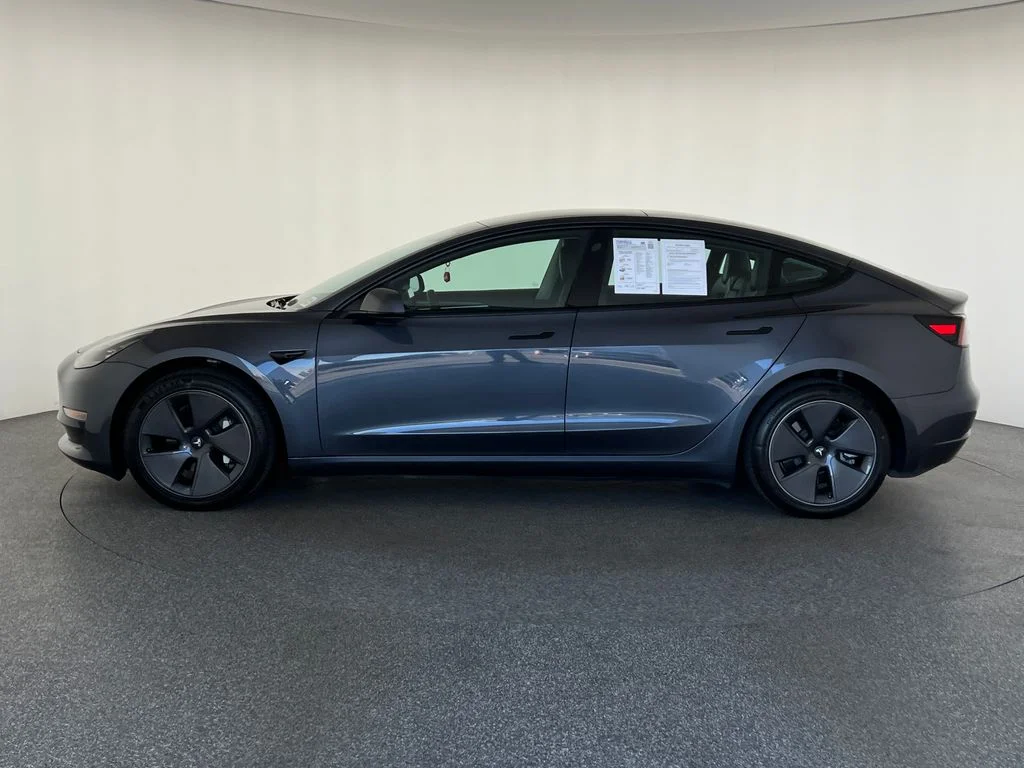 Used 2023  Tesla Base image 7