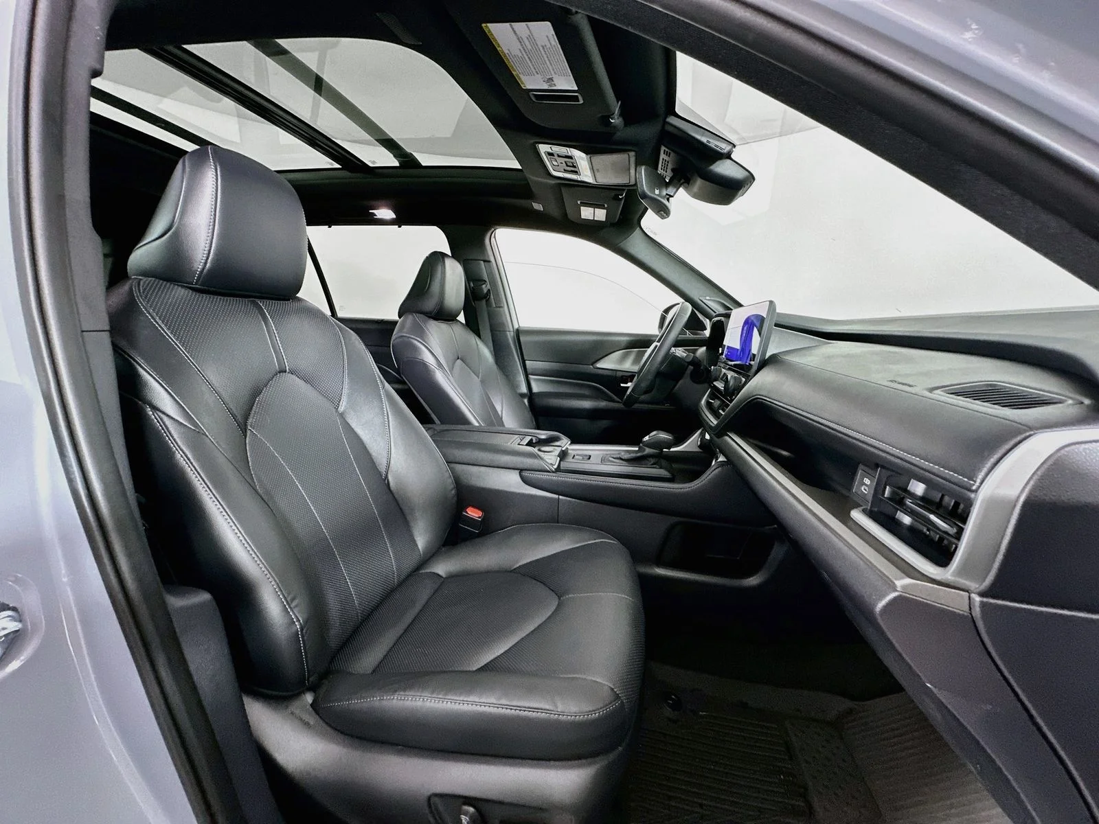 Used 2025  Toyota Nightshade Edition image 31