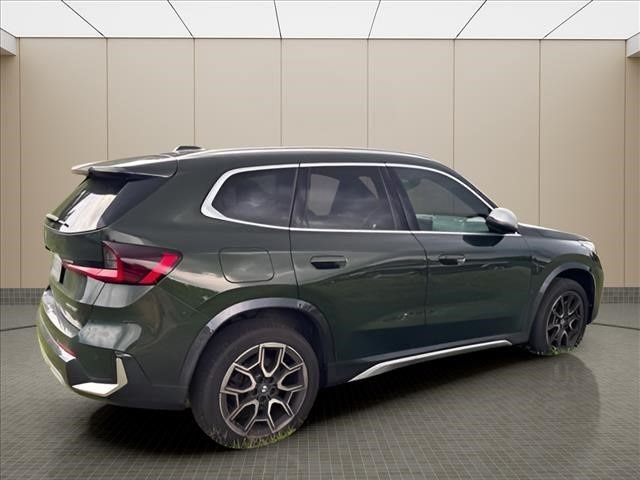 Used 2024 Green BMW xDrive28i image 15