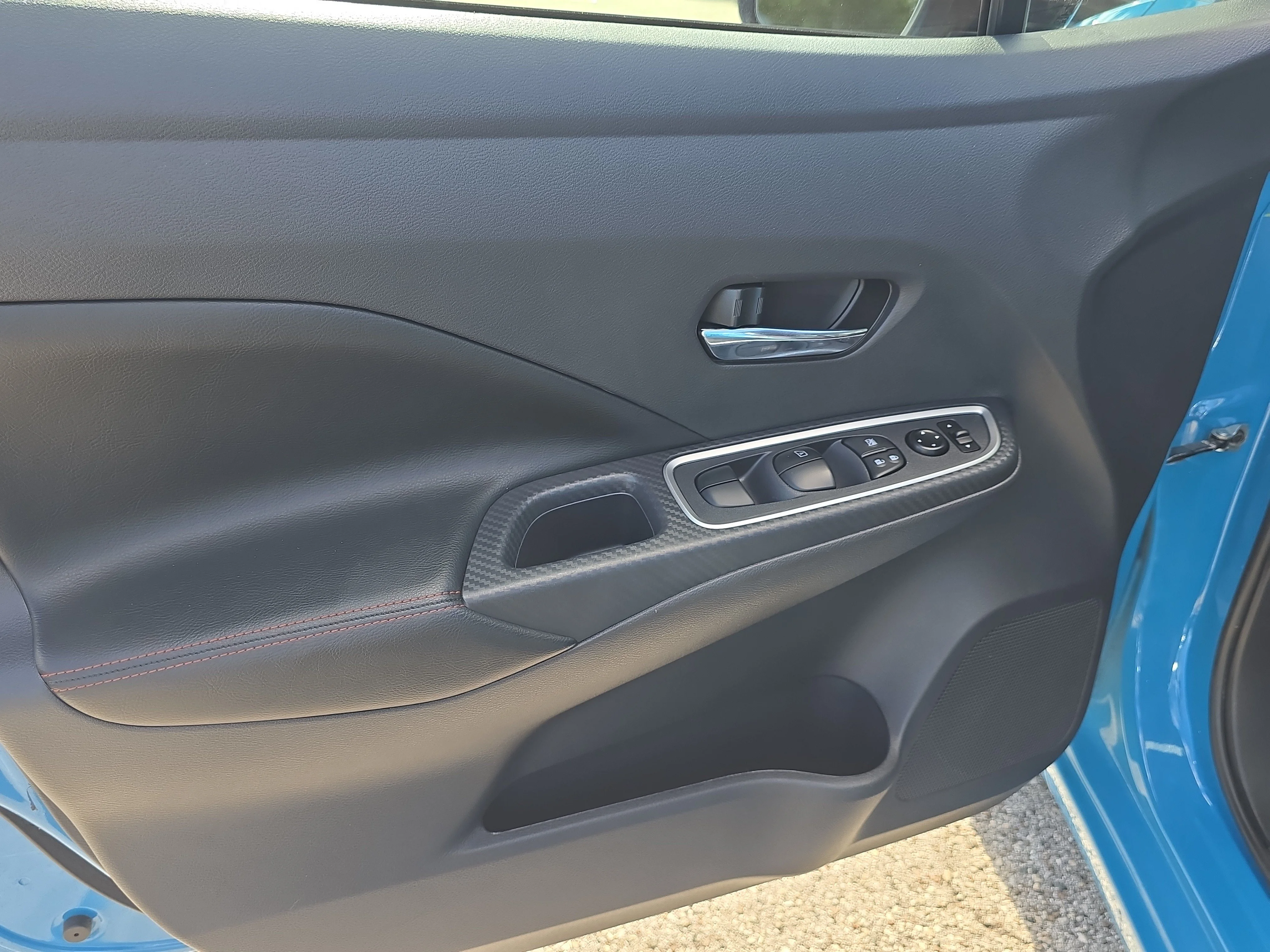 Certified Used 2025 Arctic Ice Blue Metallic Nissan SR image 17