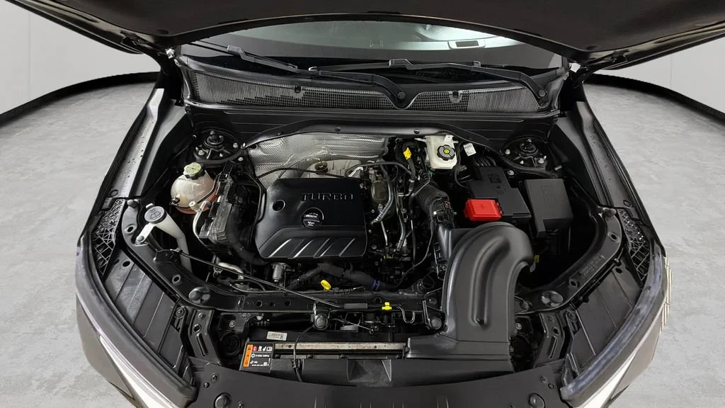 Used 2023 MOSAIC BLACK METALLIC Chevrolet LT image 30