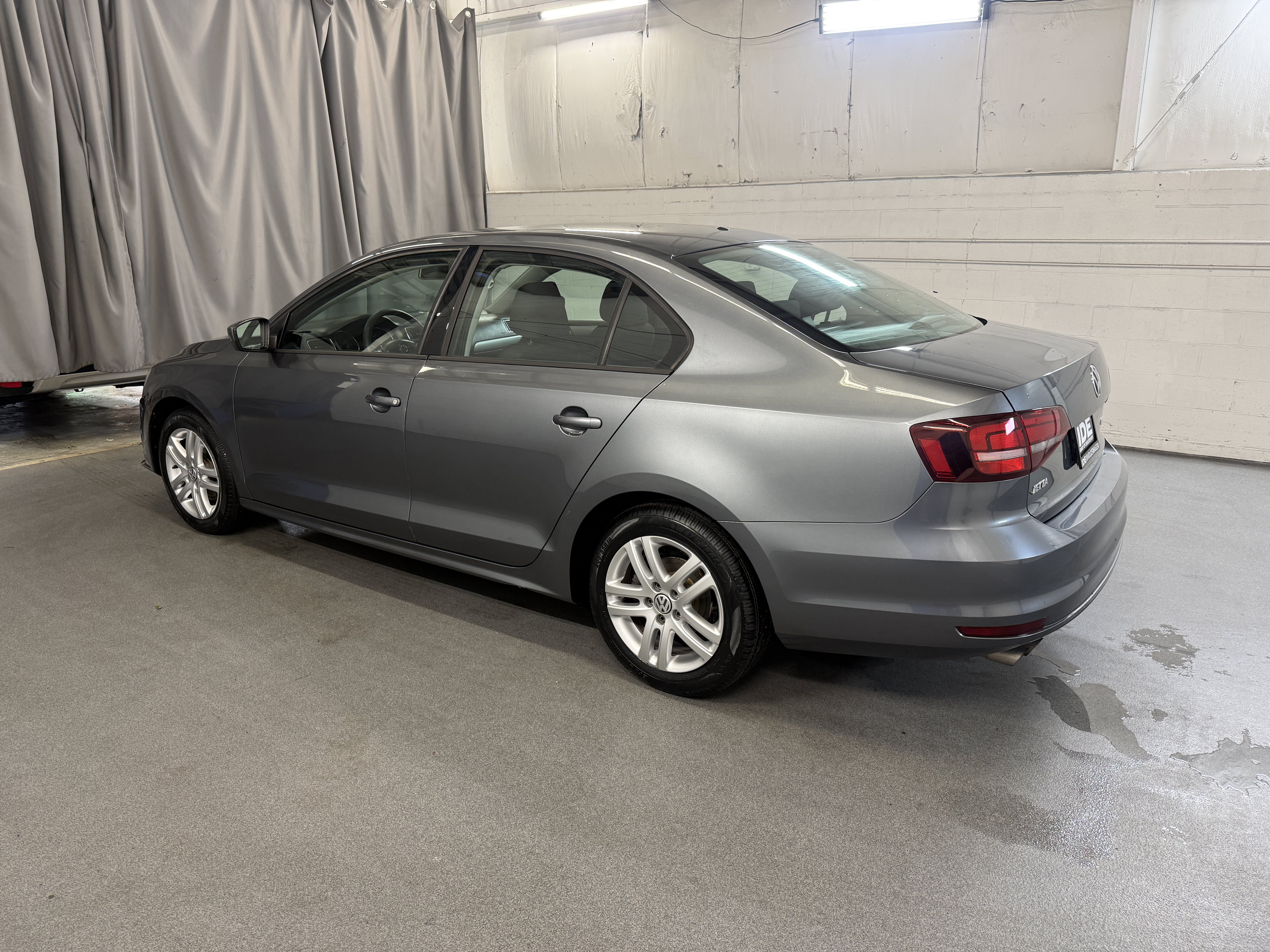 Used 2018 Platinum Gray Metallic Volkswagen 1.4T S image 6