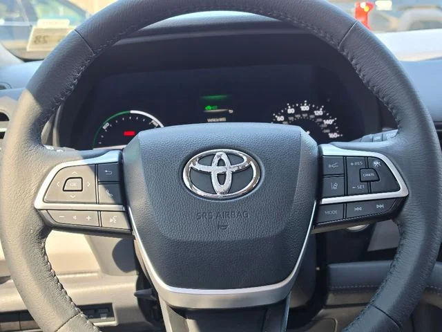 2023 Toyota Sienna XLE - Photo 28