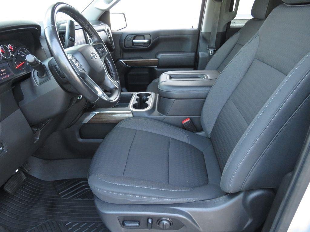 Used 2021 Silver Ice Metallic Chevrolet LT Trail Boss image 17