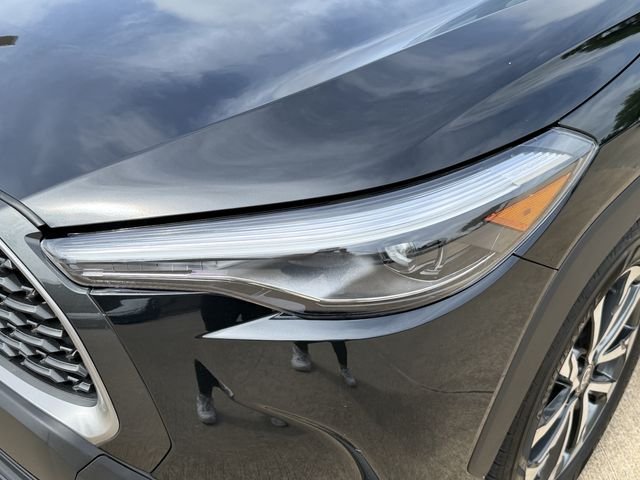 Used 2025 Black Toyota XLE image 7