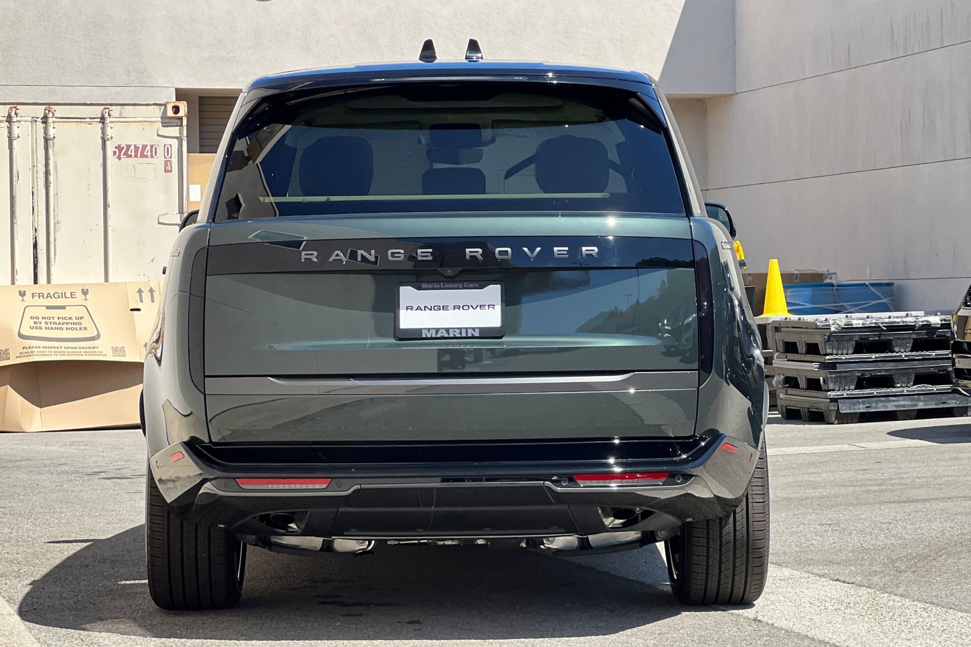 New 2026 Belgravia Green Land Rover SE image 7