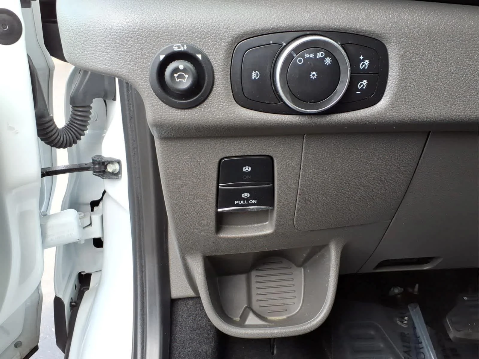 Used 2025 Oxford White Ford XLT image 15