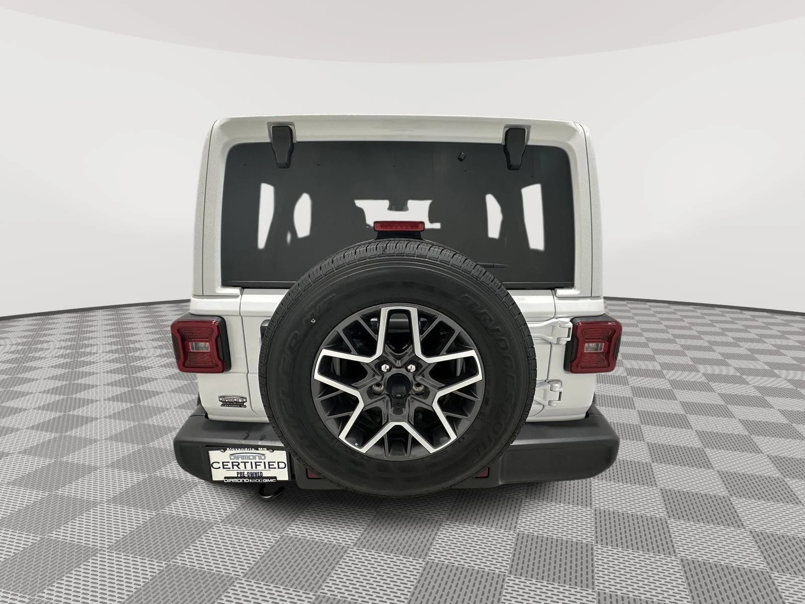 Used 2024 Bright White Jeep Sahara image 4